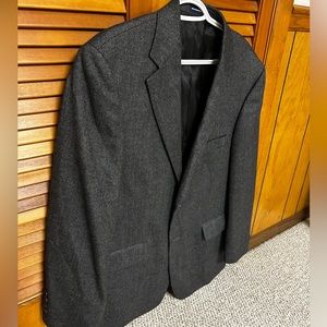 Stafford Essentials Men’s Sport Coat Blazer. Size 40 Short. Gray. 100% Wool.